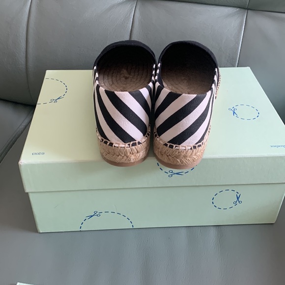 Off-White Stripes Espadrille Flat(Womens) - Picture 5 of 7